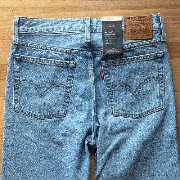 Levi's 501 Premium Wedgie Straight Jeans - Picture 3 of 5